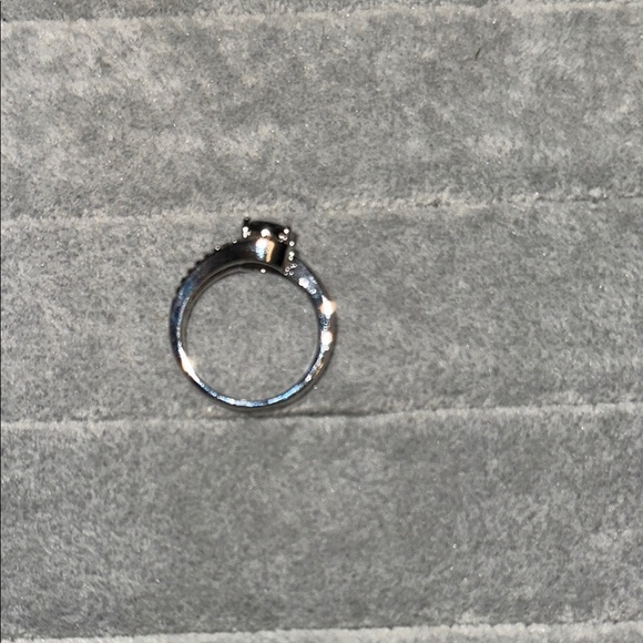 Elegant Black and Silver Ring Full of Bling 💍 Size 7 - Picture 5 of 11